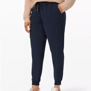 Lululemon On The Fly Joggers Navy Woven size 8
